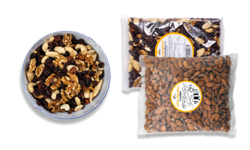 Verschiedene Packungen mit Nüssen