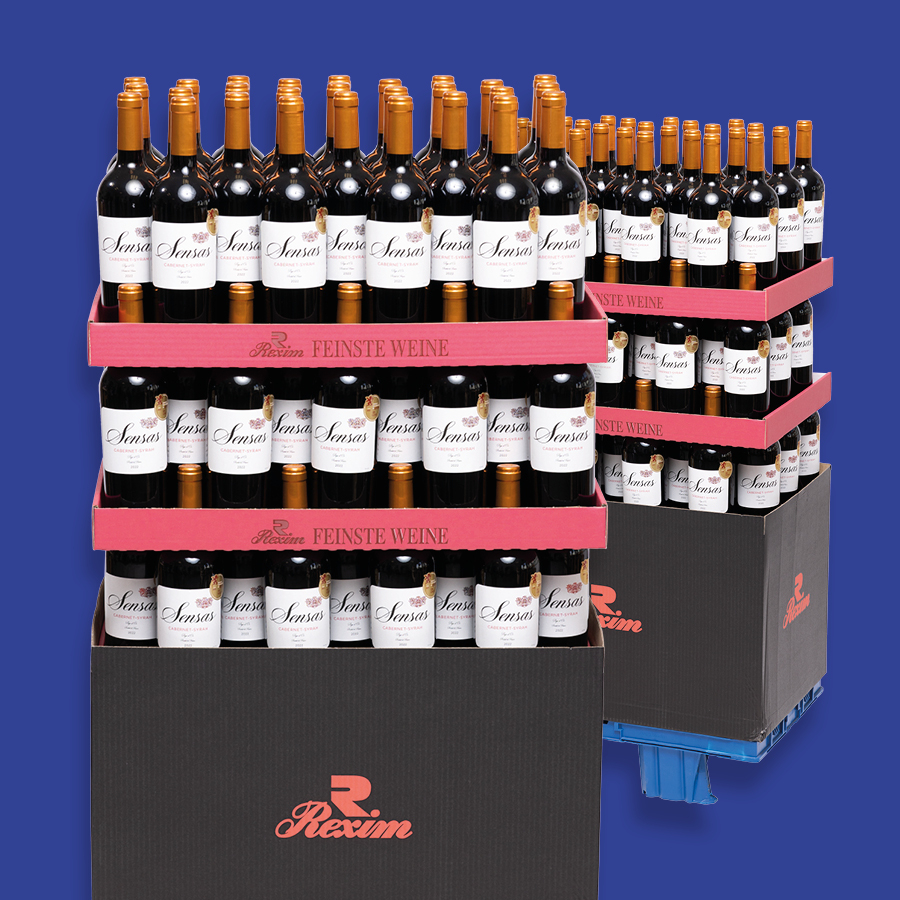 Aufsteller mit Weinflaschen